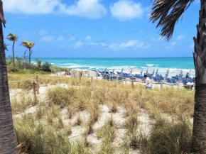 Отель On The Beach - Lux 2 Bedroom Miami  Голливуд
